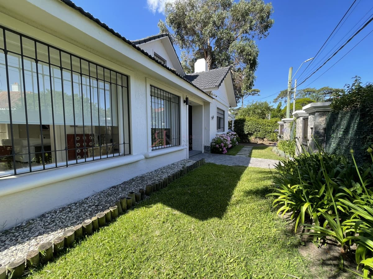 Playa mansa,  Alarma, Aire Acondicionado. (ref.#6355)