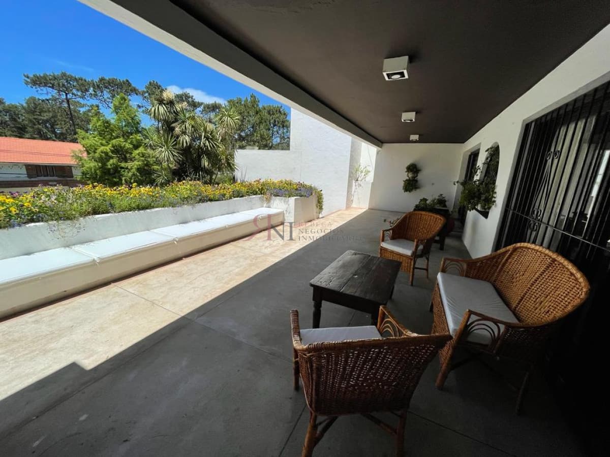 Gran casa para disfrutar con toda la familia cerca de todo con excelente entorno (ref.#709)