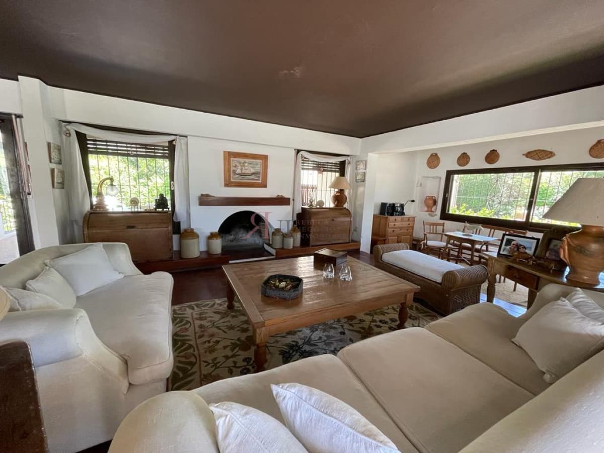 Gran casa para disfrutar con toda la familia cerca de todo con excelente entorno (ref.#709)