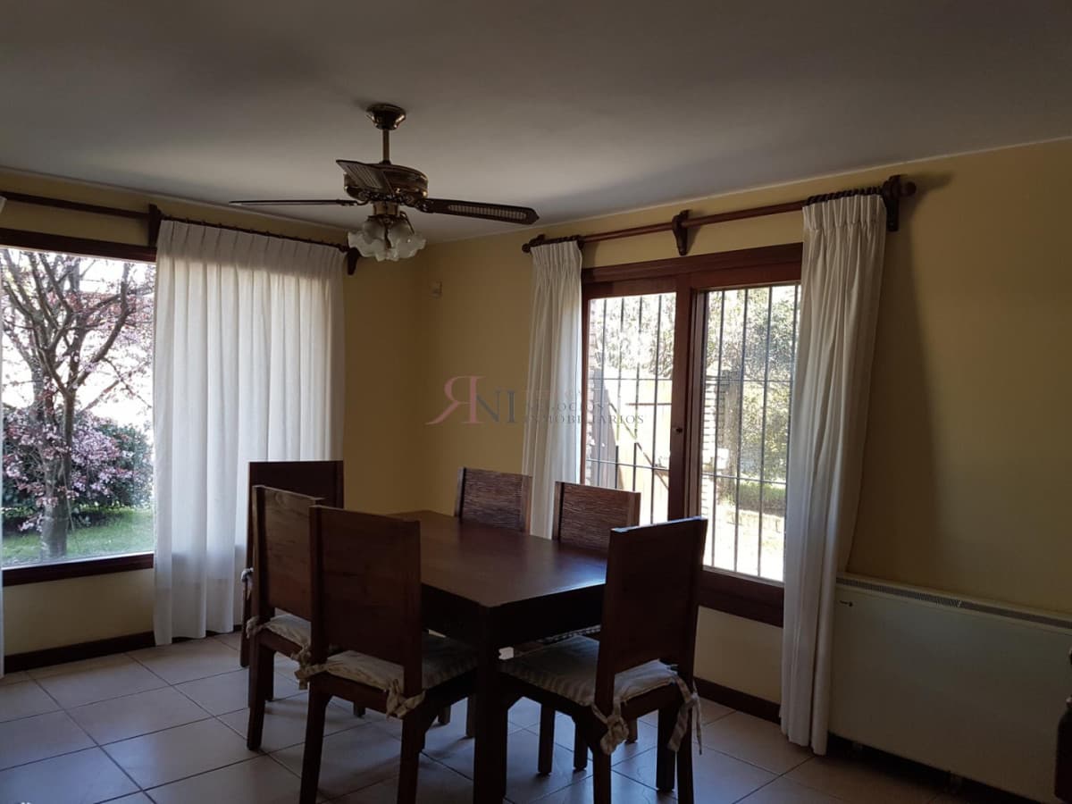 CASA EN JARDINES DE CORDOBA (ref.#7902)