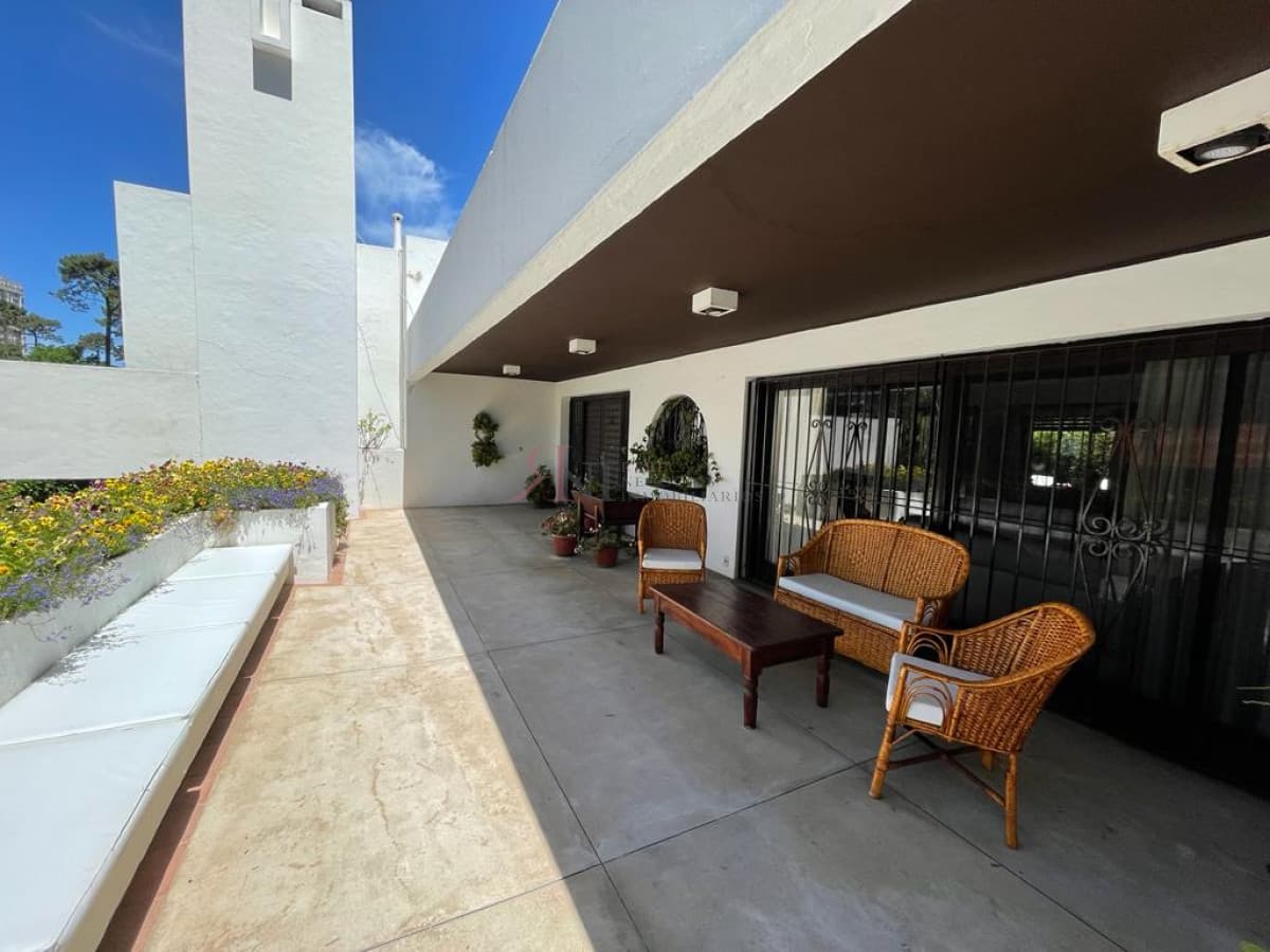 Gran casa para disfrutar con toda la familia cerca de todo con excelente entorno (ref.#709)