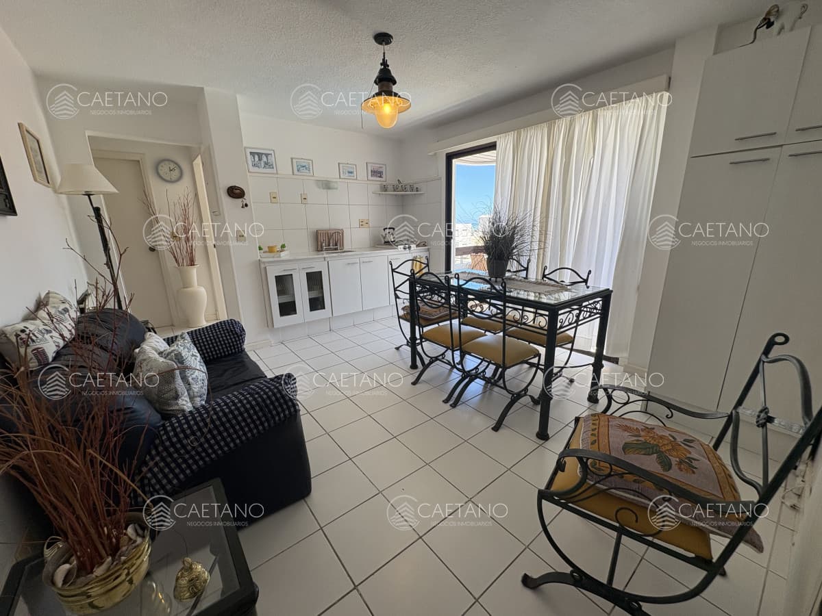 Venta apartamento 2 dormitorios. Peninsula, Punta del Este.