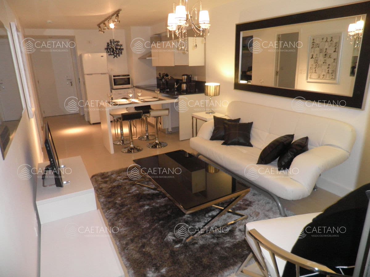 Lindo apto. con vista al bosque y terraza con parrillero