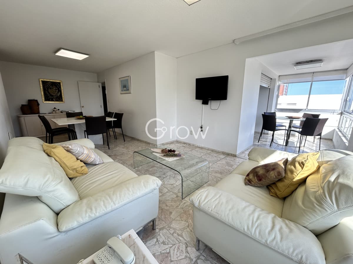 Cómodo apartamento ubicado en el centro de la Peninsula de Punta del Este.