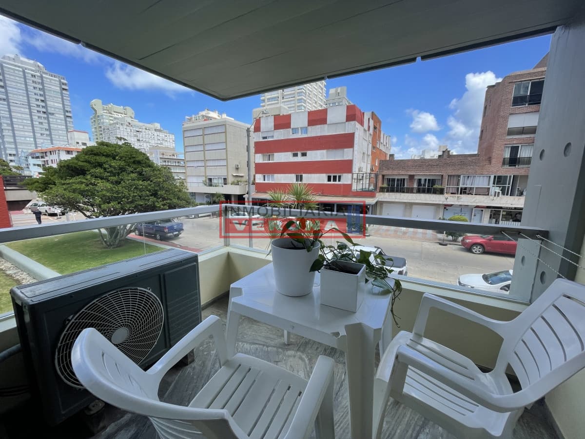 Impecable depto en Península - Mucama, piscina - Inmobiliaria Verona Punta