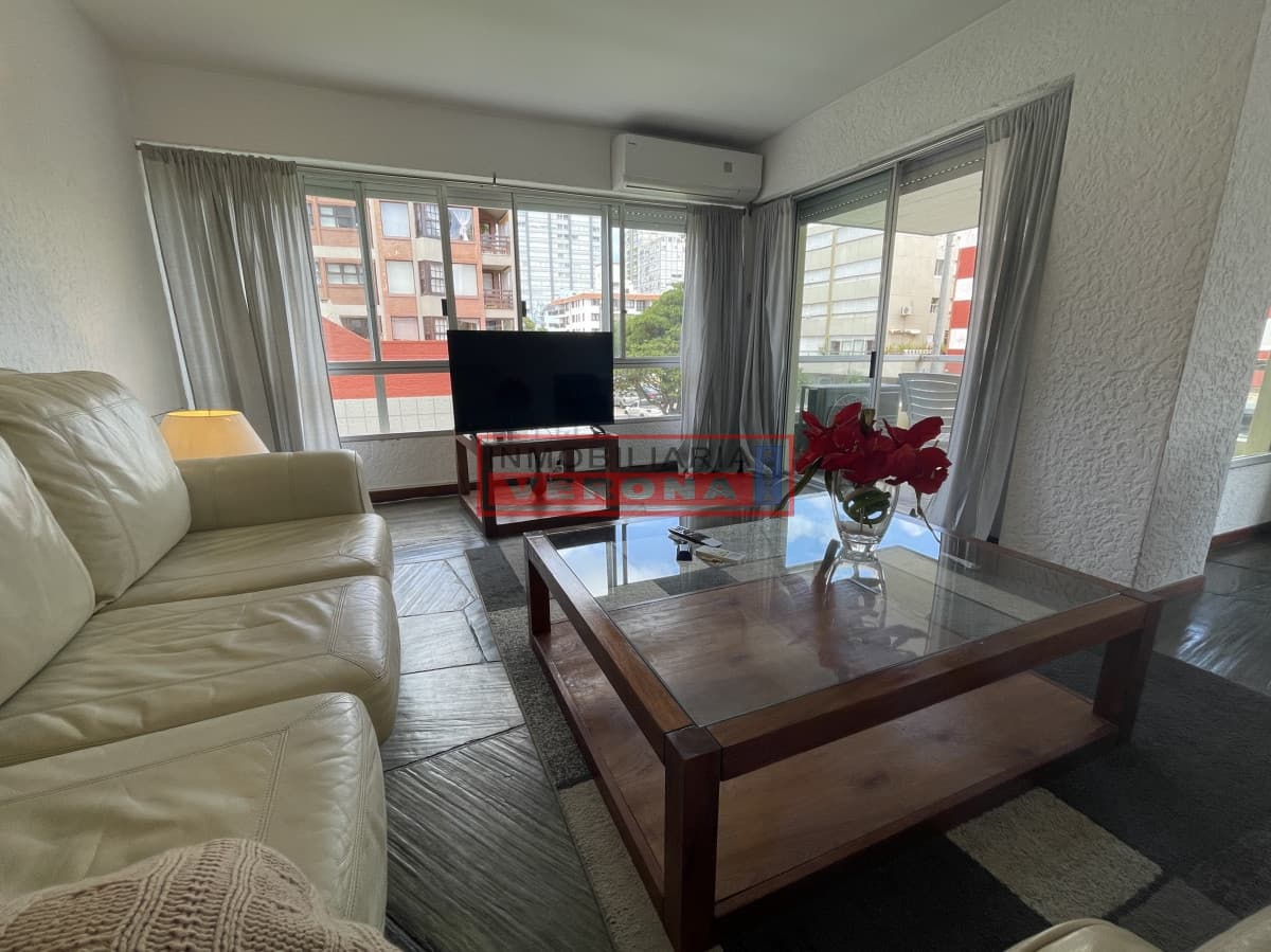 Impecable depto en Península - Mucama, piscina - Inmobiliaria Verona Punta