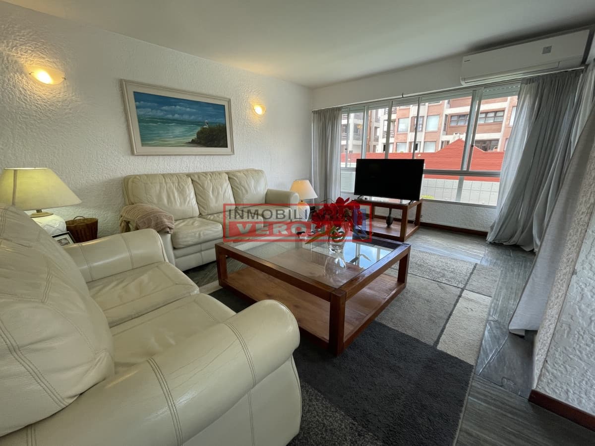 Impecable depto en Península - Mucama, piscina - Inmobiliaria Verona Punta