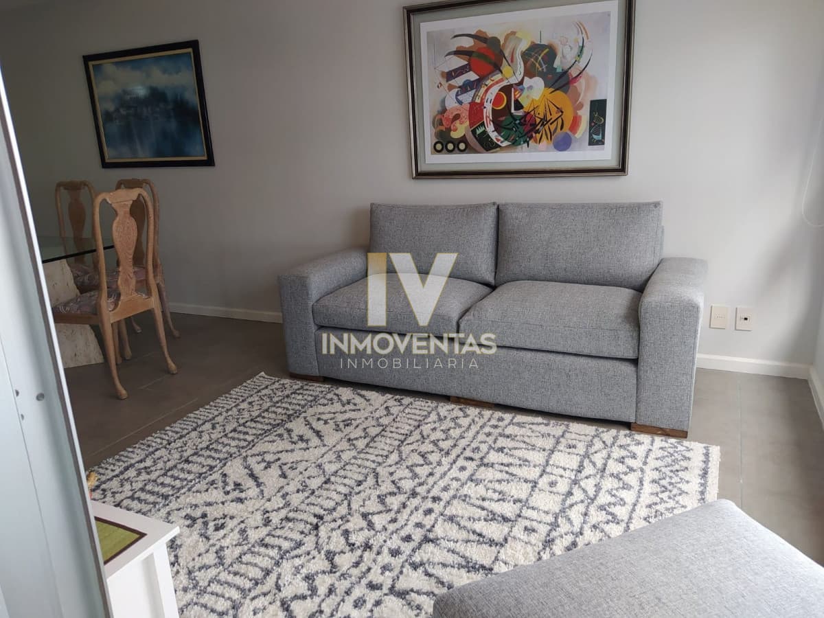 Apartamento de 1 dormitorio en venta sobre playa mansa.