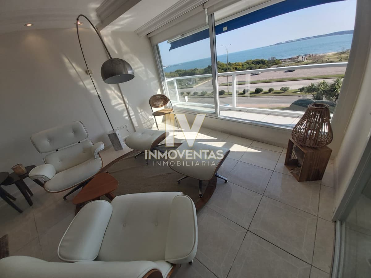 IV- Apartamento frente a la Isla Gorriti de Punta del Este
