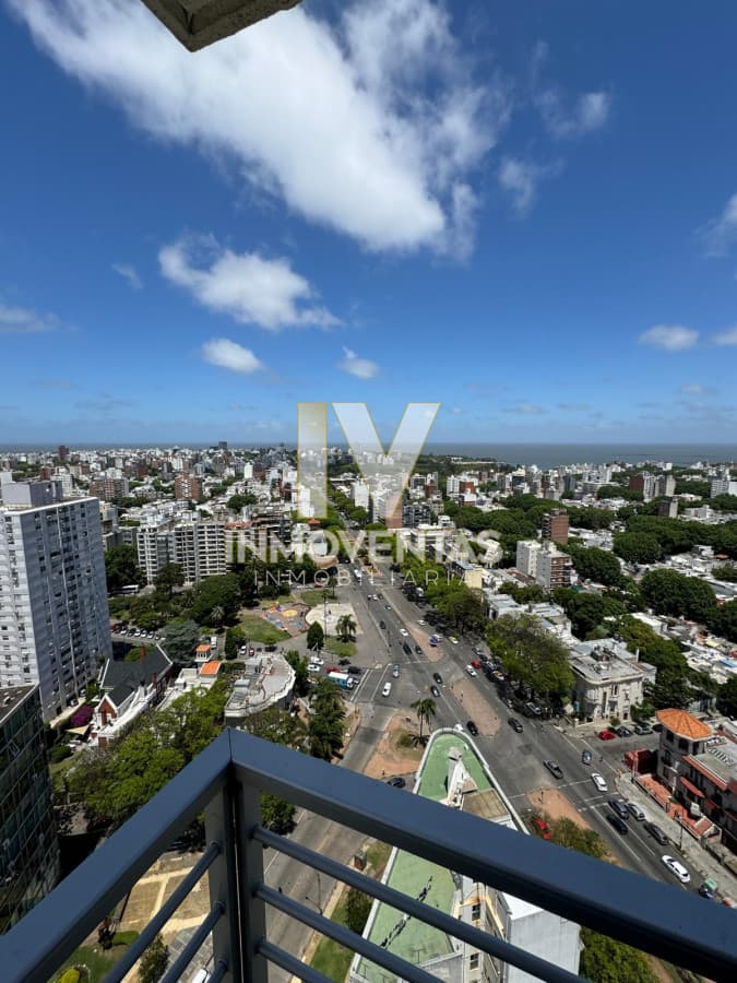 Apartamento en venta piso alto en Montevideo