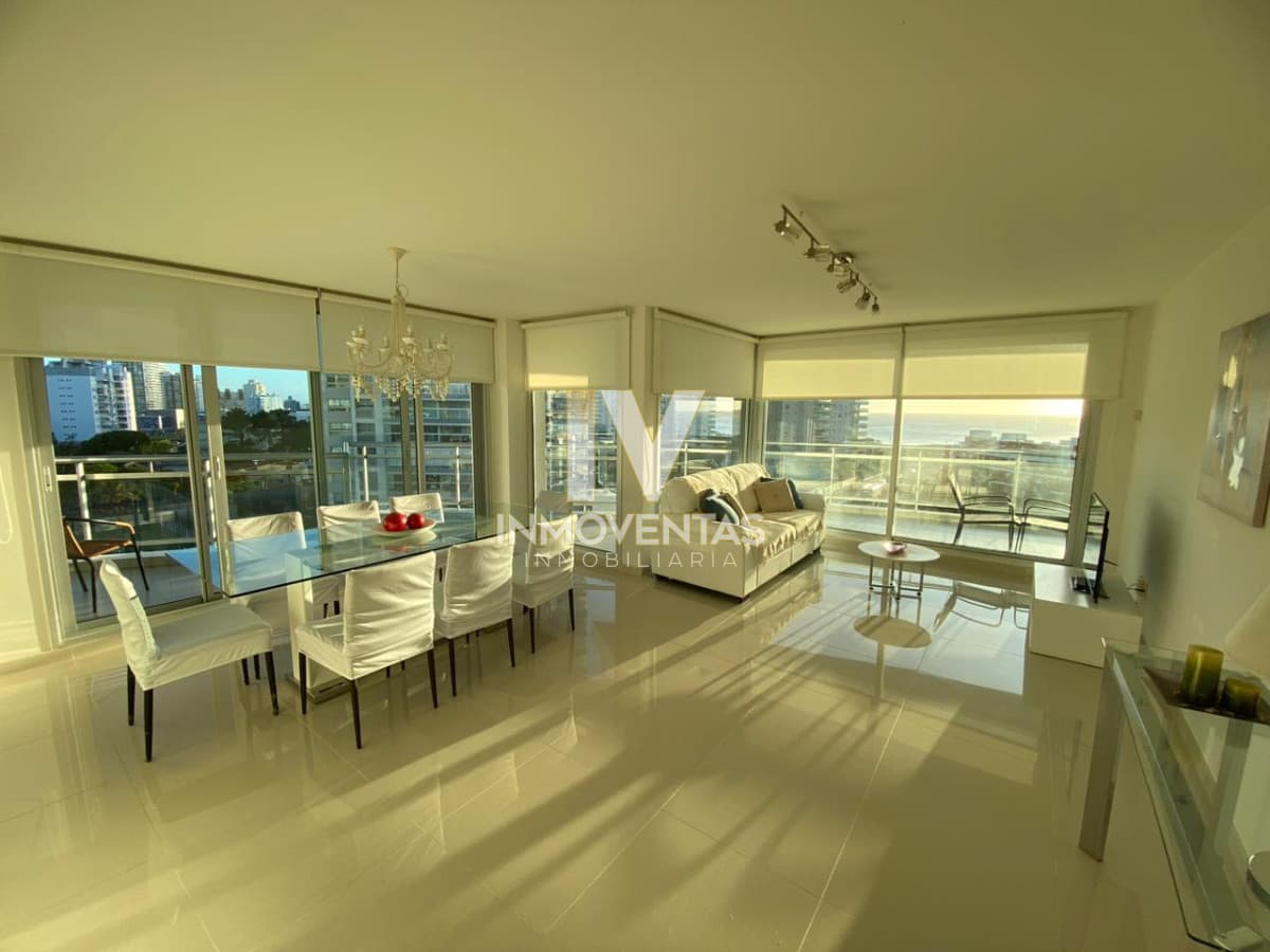 Apartamento de 3 dormitorios en venta en primeras paradas de playa mansa