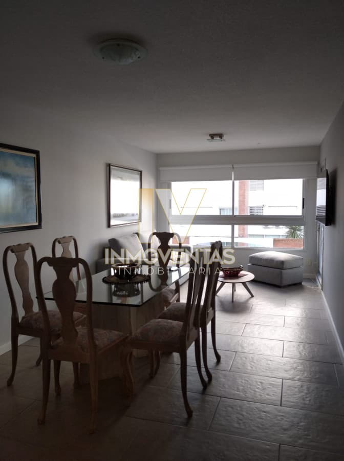 Apartamento de 1 dormitorio en venta sobre playa mansa.