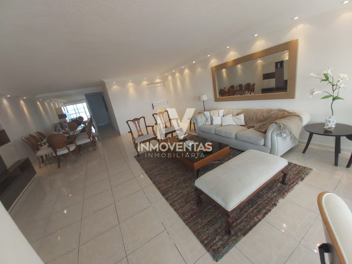 IV- Apartamento frente a la Isla Gorriti de Punta del Este
