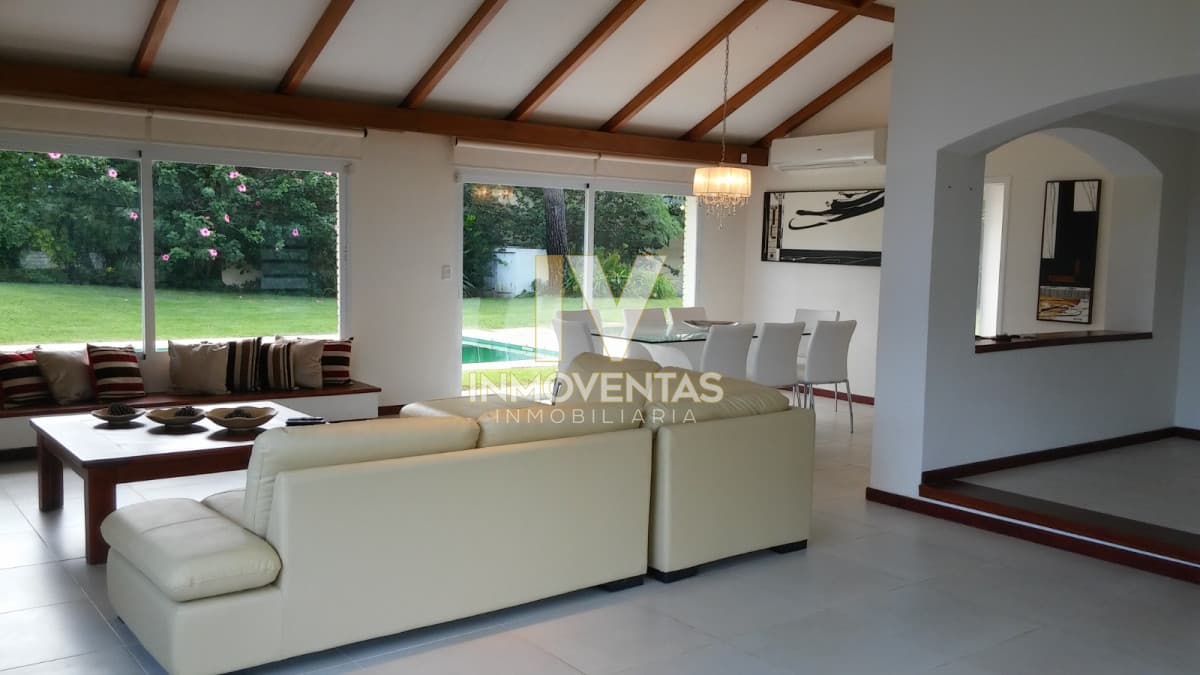 Hermosa casa en la Mansa