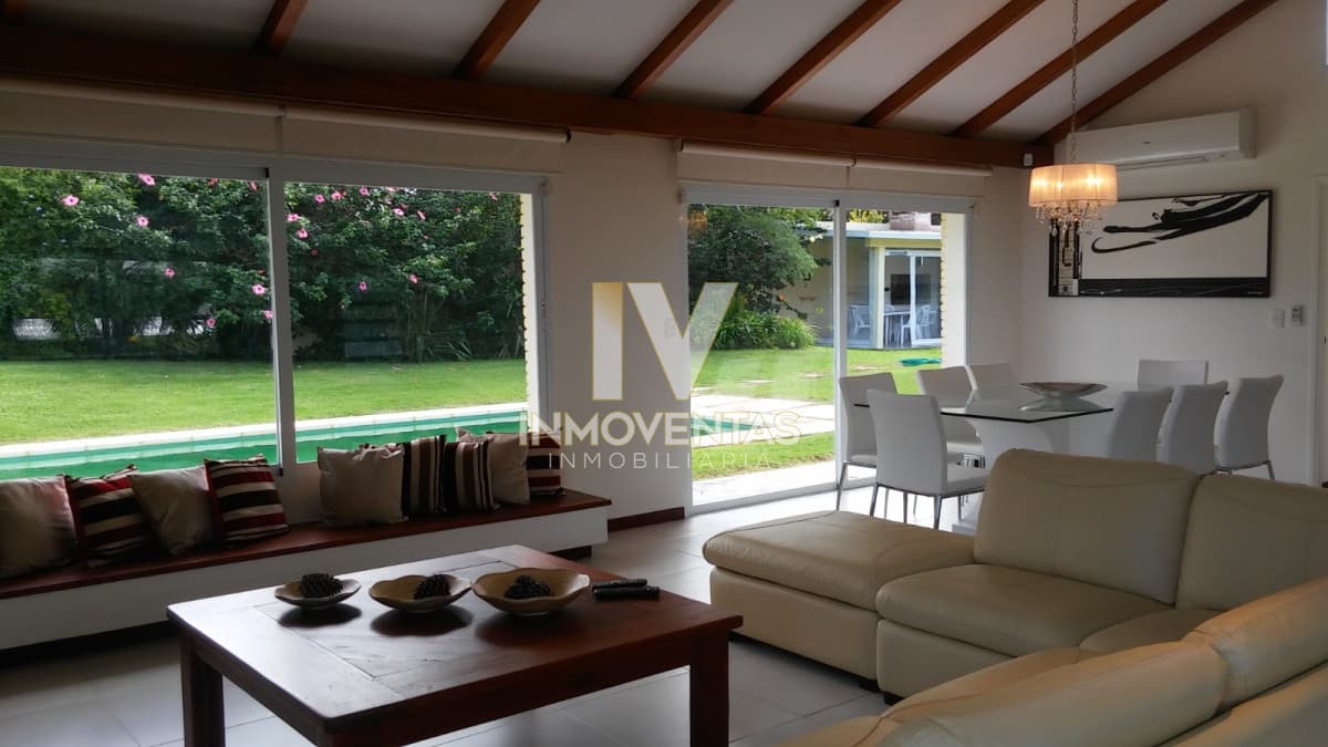 Hermosa casa en la Mansa