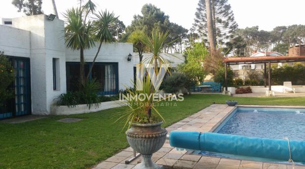Casa en Alquiler en Punta del este!