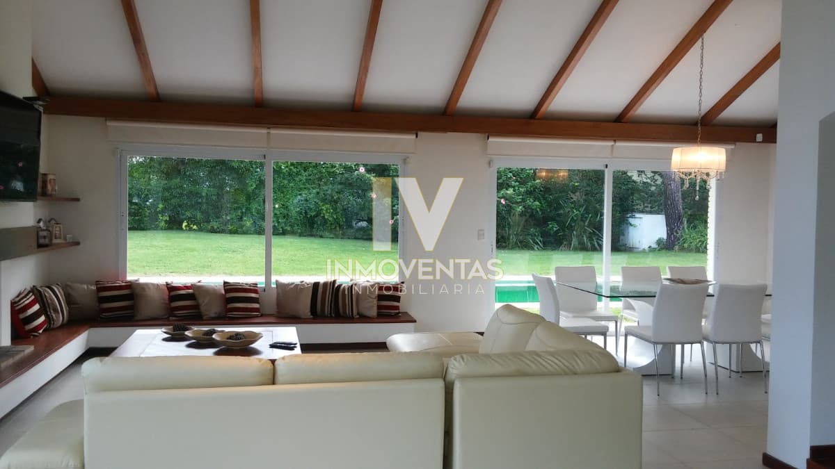 Hermosa casa en la Mansa