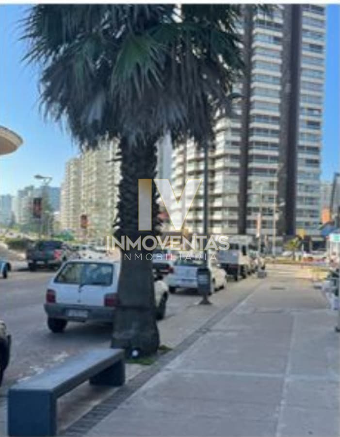 Importante Local Comercial sobre calle 20 en alquiler.