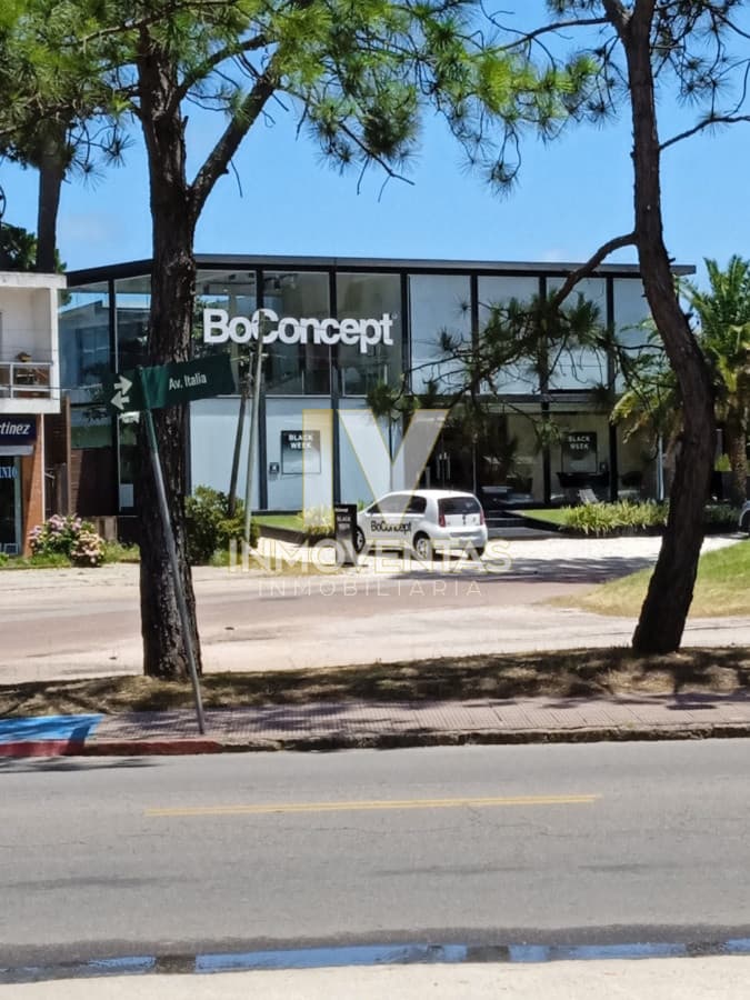 Local en Aidy Grill con Renta gran oportunidad!