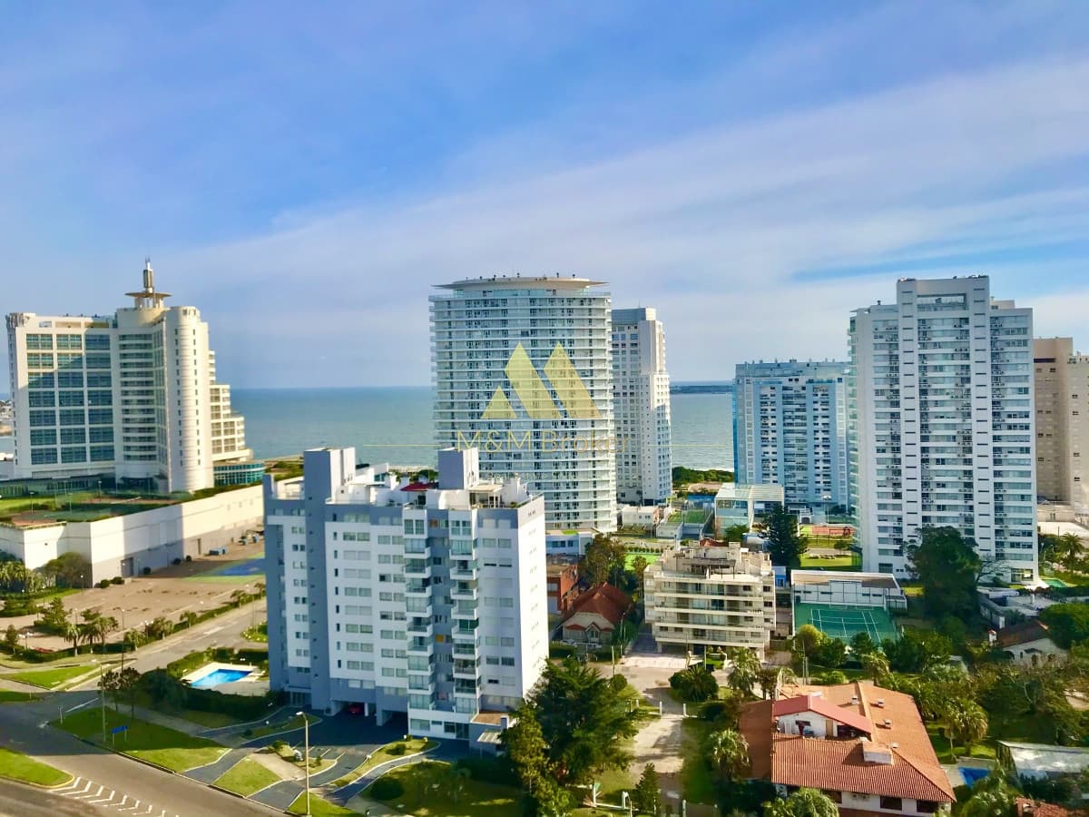 Apartamento ID.140 - Venta departamento en Playa Mansa, 2 suites