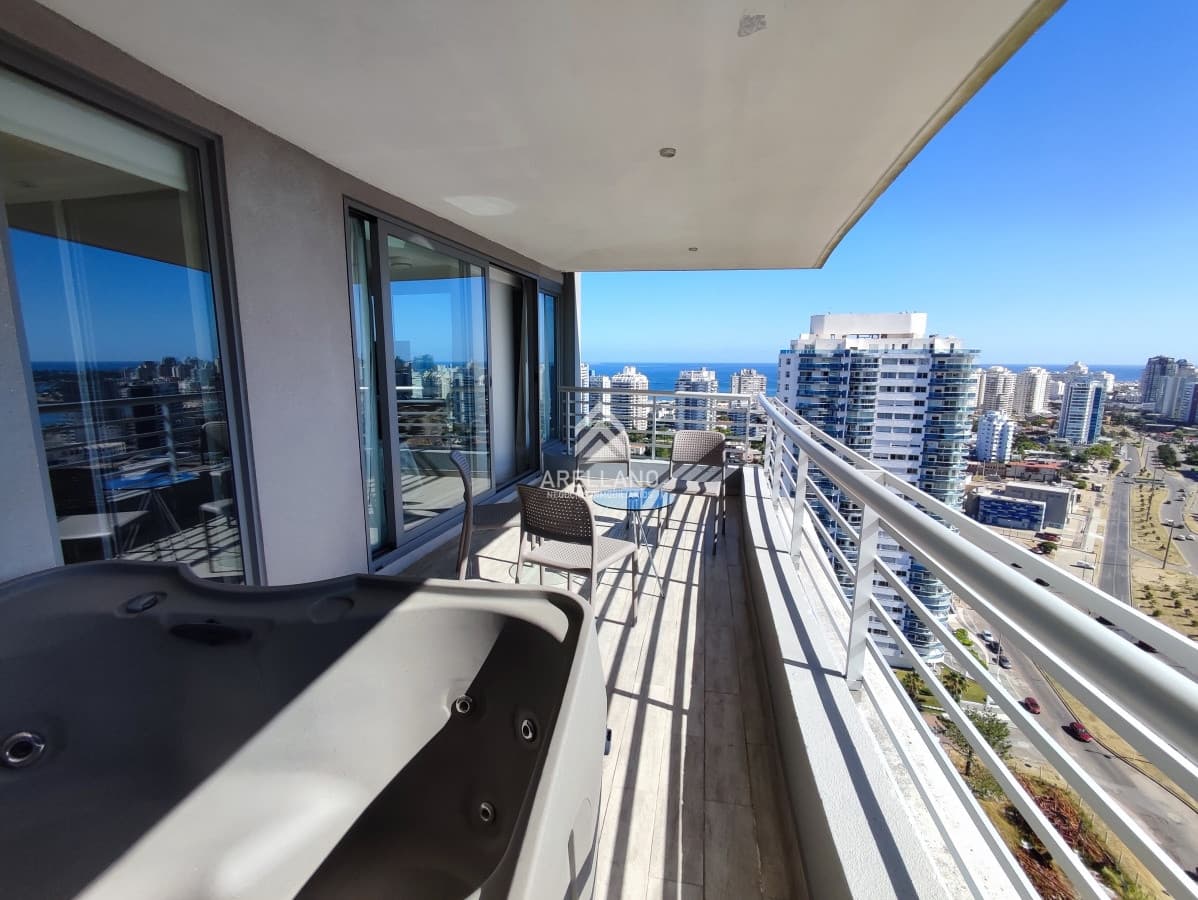 Apartamento ID.1360 - 3 dormitorios 2 garage ultimo piso en playa mansa