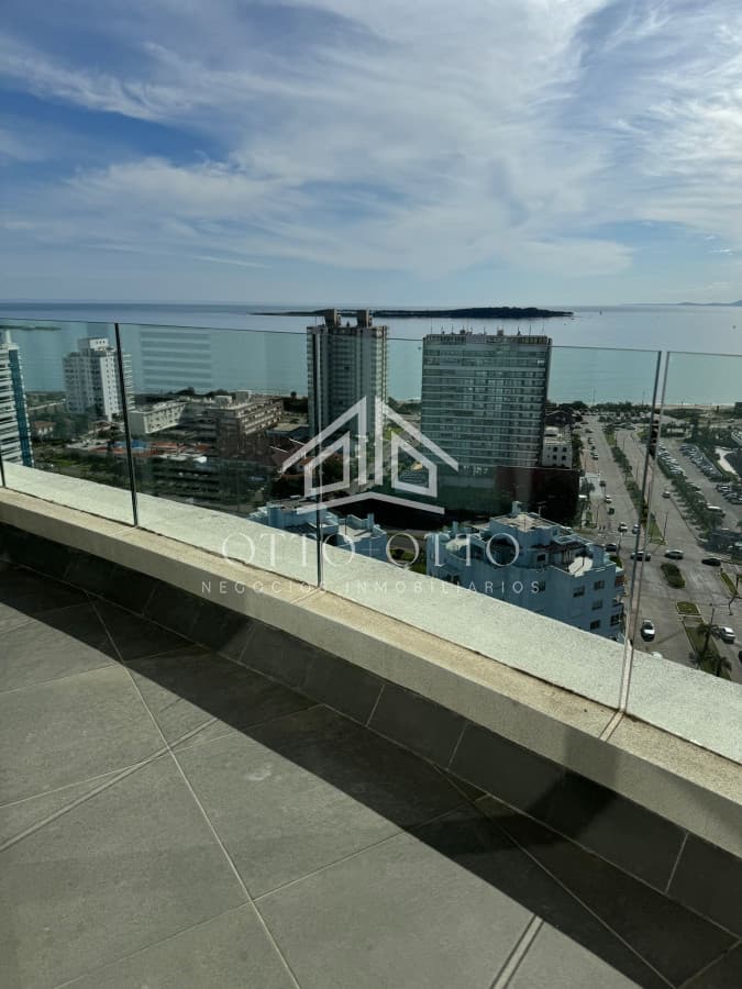 Artower de 2 dormitorios en piso alto en venta!