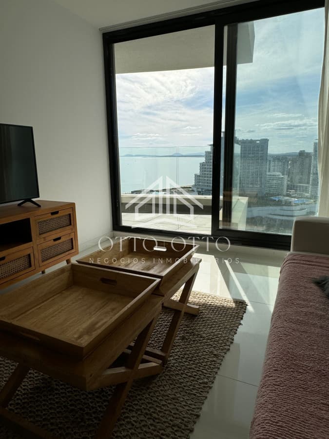 Artower de 2 dormitorios en piso alto en venta!