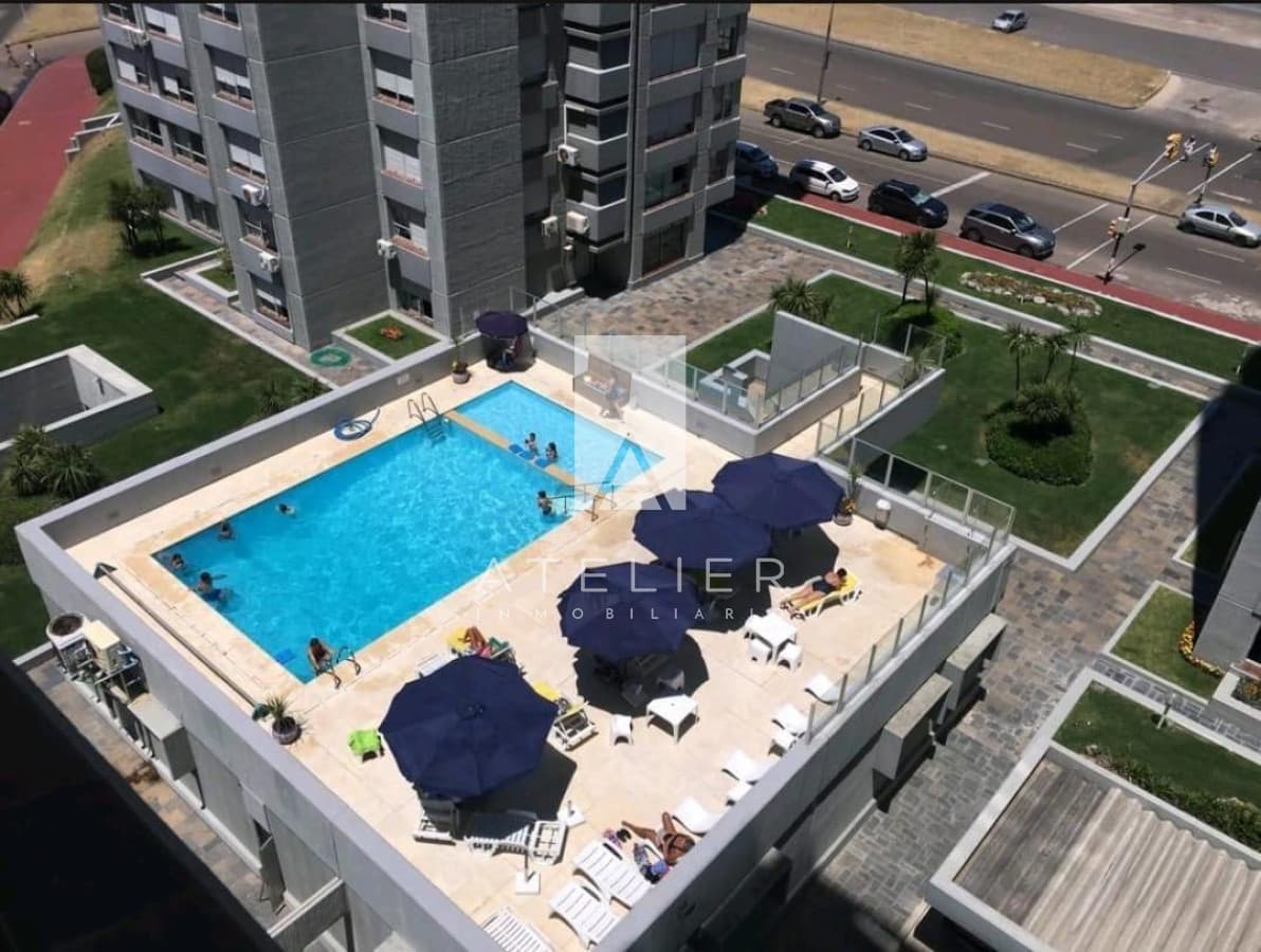 Venta de apartamento 3 dormitorios a reciclar, Punta del Este