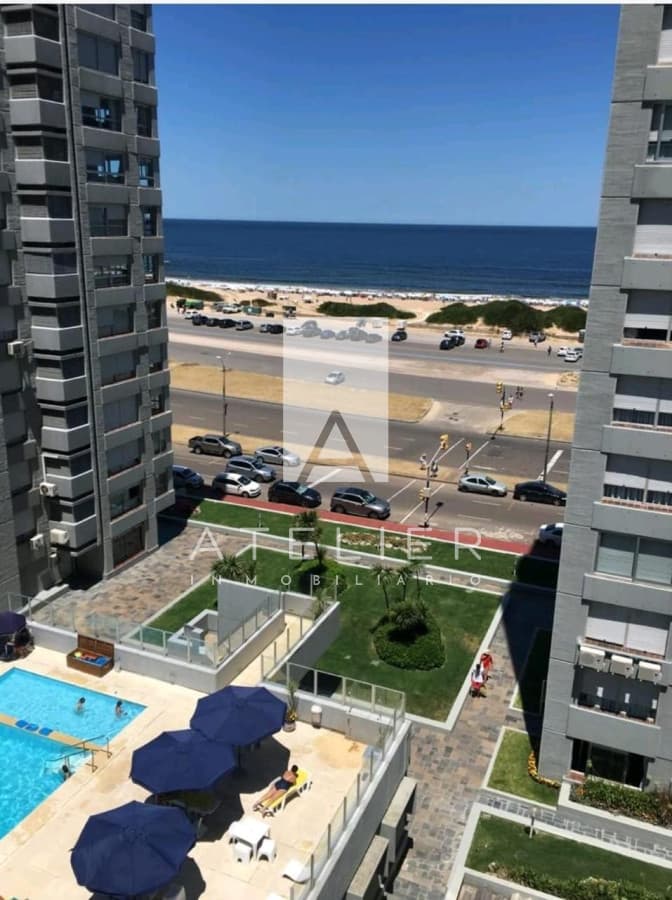 Venta de apartamento 3 dormitorios a reciclar, Punta del Este