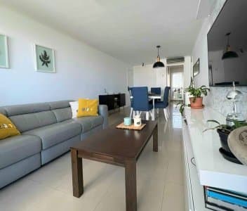 Apartamento de 2 dormitorios y medio en excelente ubicacion Brava