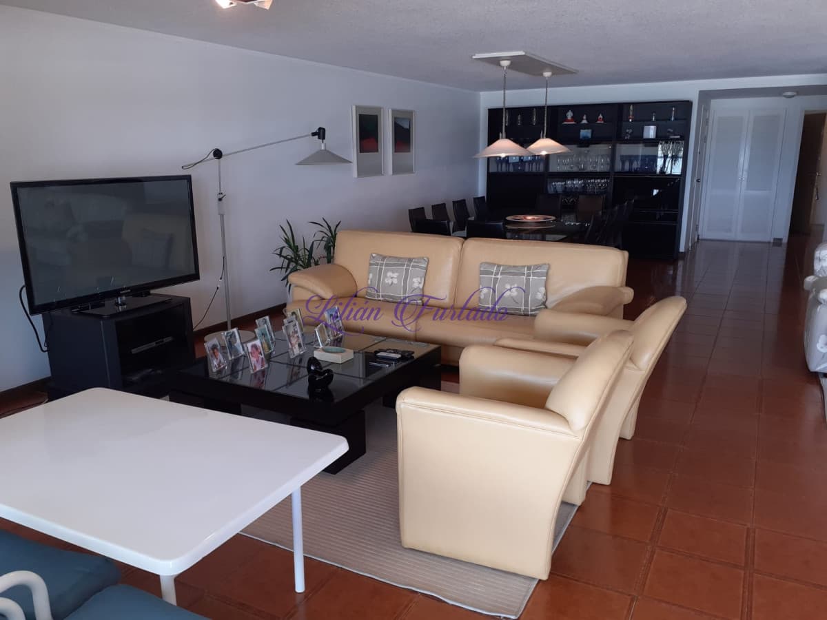 Apartamento con vista insuperable a la Brava y La Barra solo venta  - Lilian Furtado Negocios Inmobiliarios