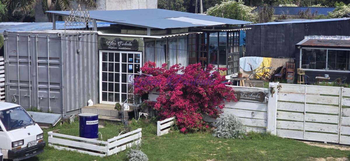 EL TESORO,Casa de 5 dormitorios con 1000m2 terreno  - Lilian Furtado Negocios Inmobiliarios
