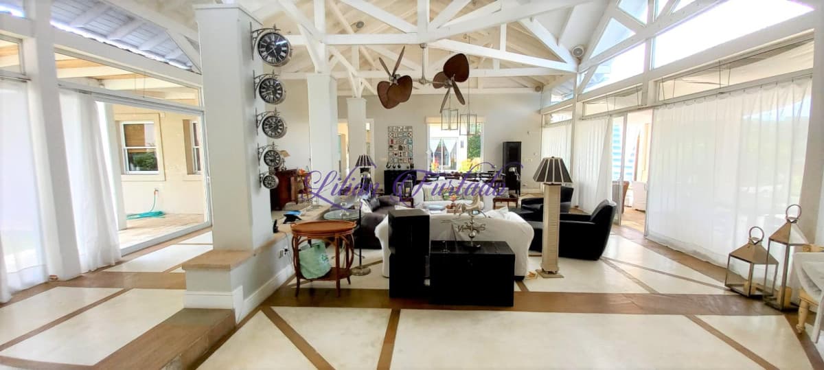 VENTA EXCEPCIONAL CASA EN LA BARRA - Lilian Furtado Negocios Inmobiliarios
