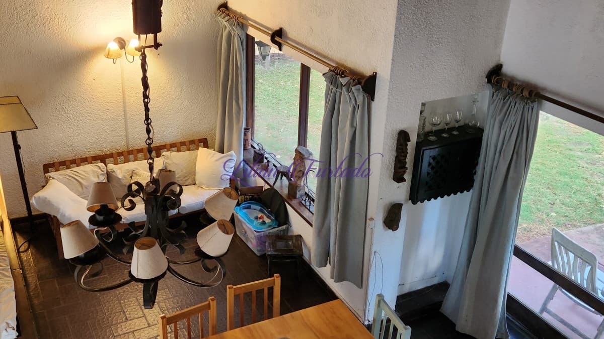 Casa amplia techo de quincho ideal 900m sup área terreno - Lilian Furtado Negocios Inmobiliarios