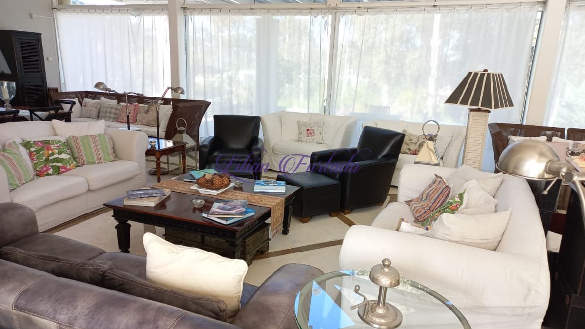 VENTA EXCEPCIONAL CASA EN LA BARRA - Lilian Furtado Negocios Inmobiliarios
