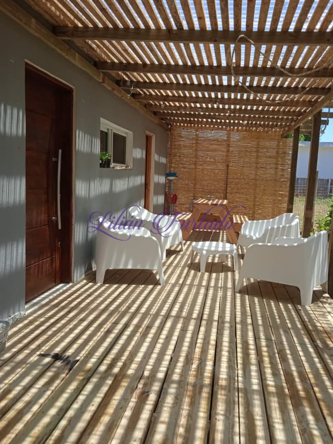Casa nueva tradicional en una planta mucha luz EL TESORO . - Lilian Furtado Negocios Inmobiliarios