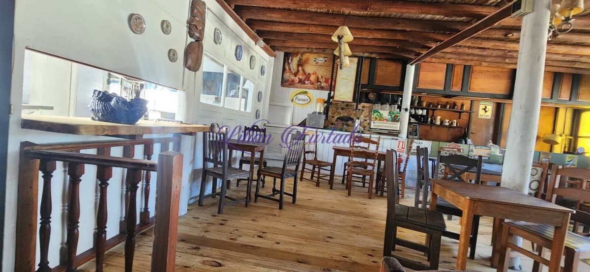 Título: Local Versátil en El Tesoro - La Barra - Lilian Furtado Negocios Inmobiliarios