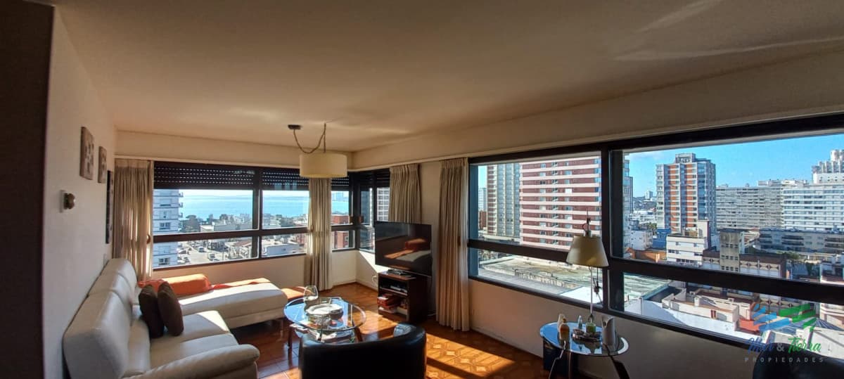 APTO EN PENINSULA CON VISTA DE 180   UN CLASICO IMPECABLE DE PUNTA