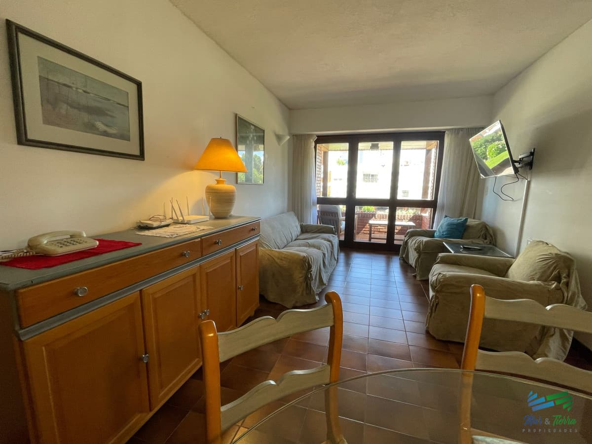 En venta apartamento 2 dormitorios en Playa Mansa, Punta del Este