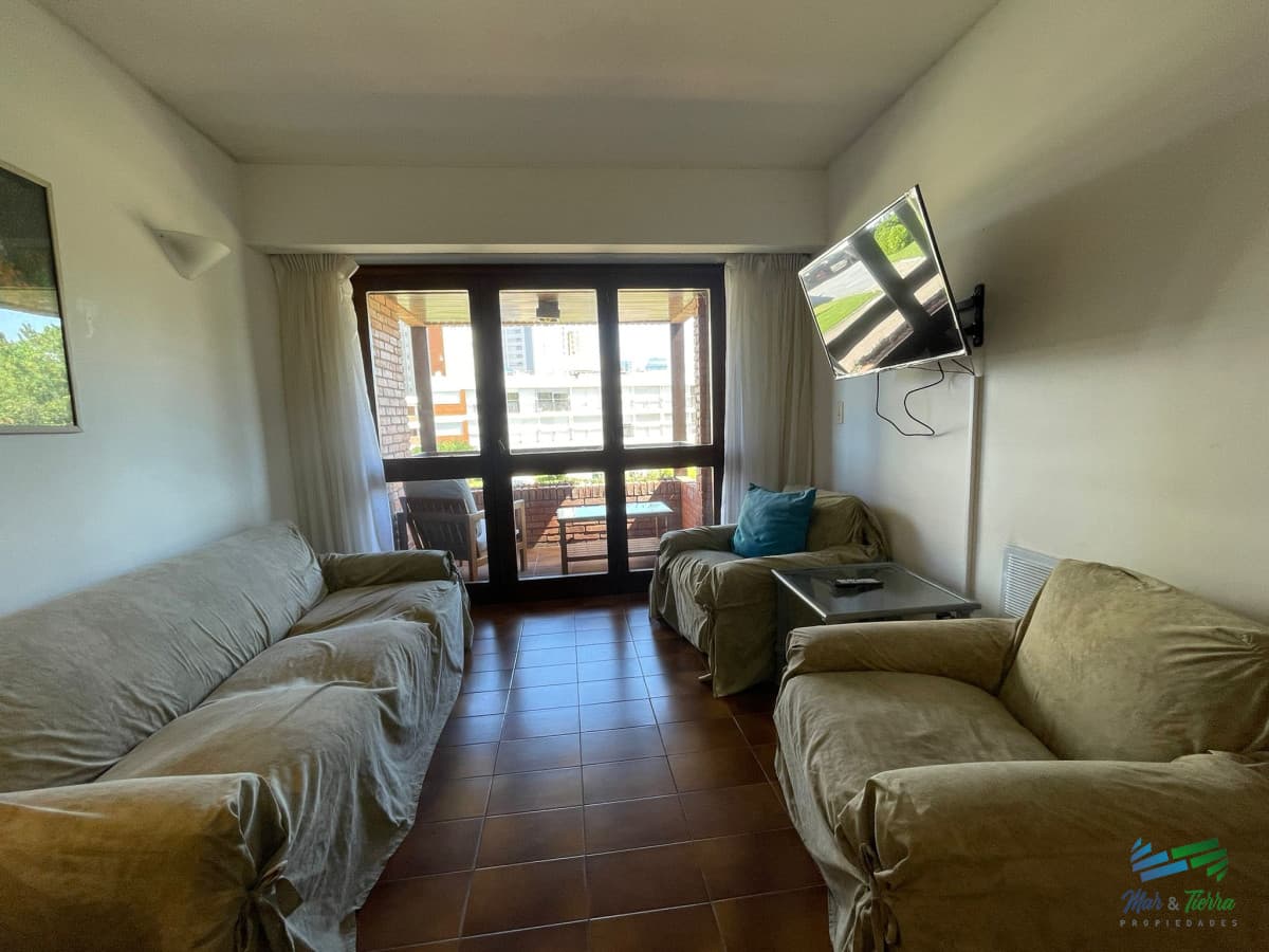 En venta apartamento 2 dormitorios en Playa Mansa, Punta del Este
