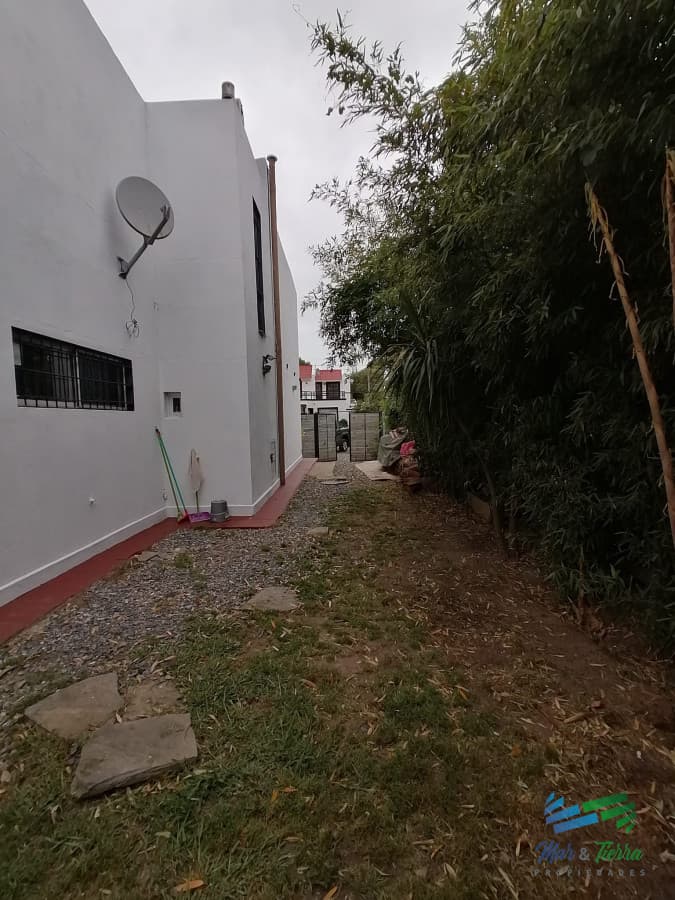 ALQUILER ANUAL DE CASA EN LA BARRA, MALDONADO.