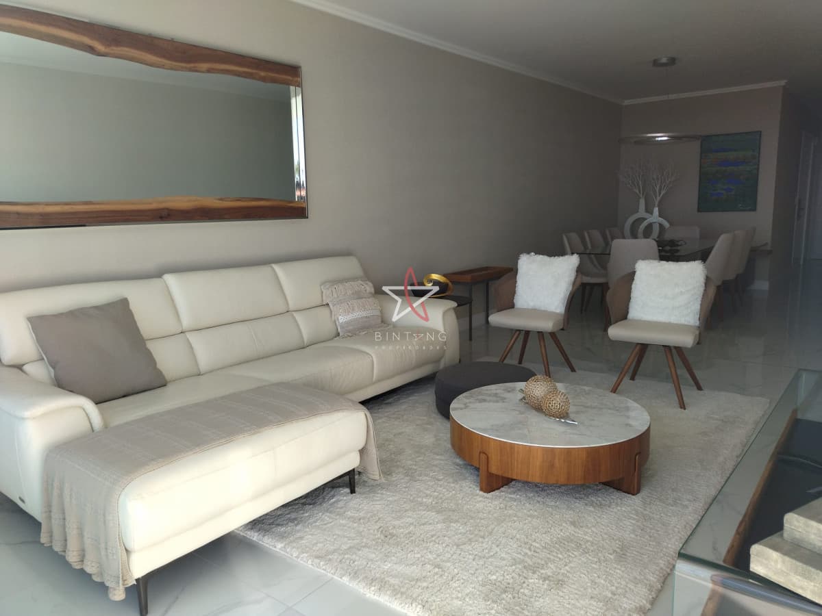 VENTA DE HERMOSO APARTAMENTO, 3 DORMITORIOS EN SUITE,  FRENTE A PLAYA MANSA. - Bintang Propiedades