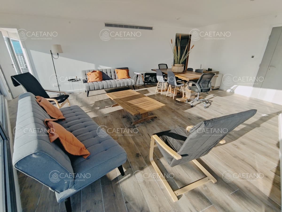 VENTA DE HERMOSO PENTHOUSE DE 2 DORMITORIOS CON BAÑOS EN SUITE, HERMOSA VISTA MANSA Y BRAVA..