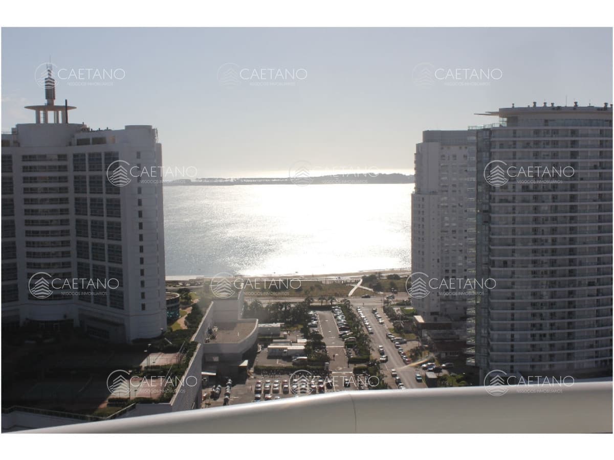 apartamento con vista a playa mansa