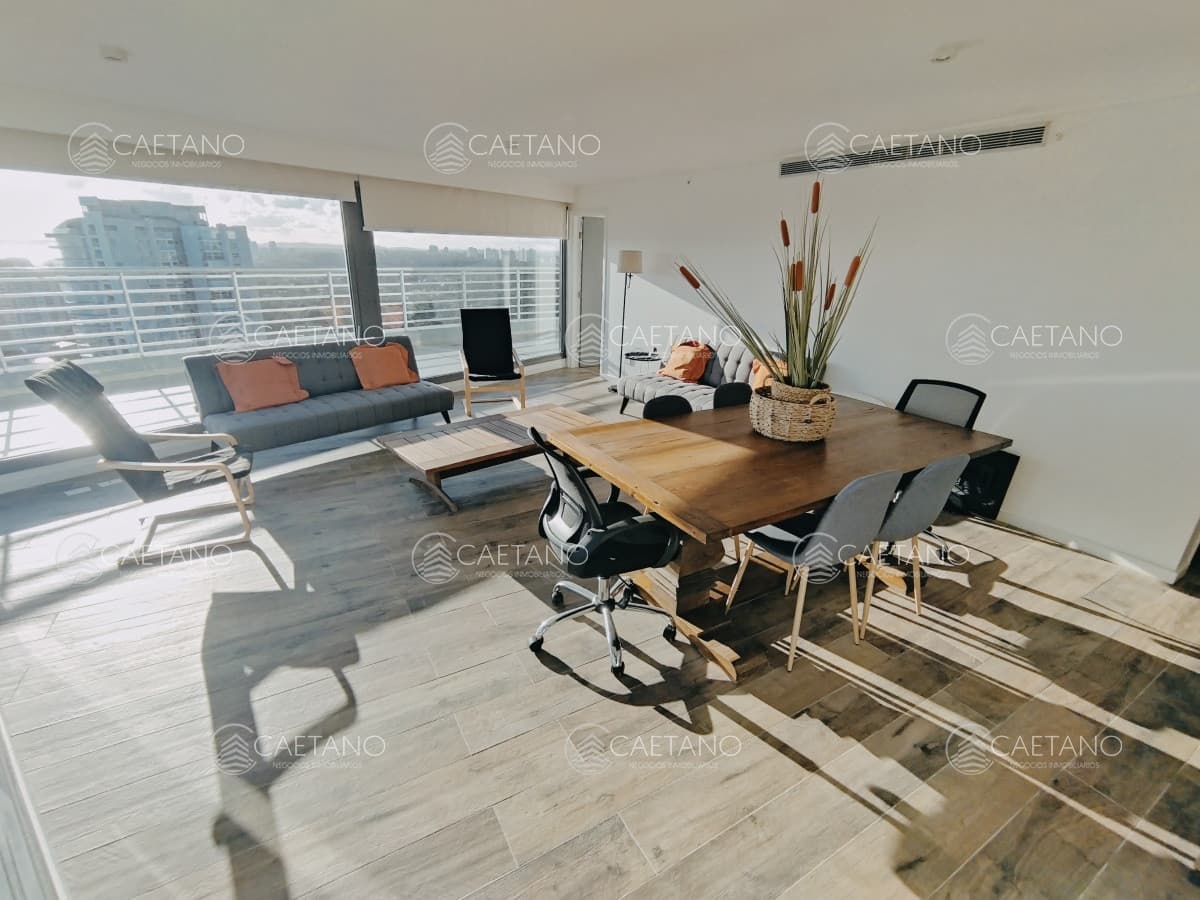 VENTA DE HERMOSO PENTHOUSE DE 2 DORMITORIOS CON BAÑOS EN SUITE, HERMOSA VISTA MANSA Y BRAVA..