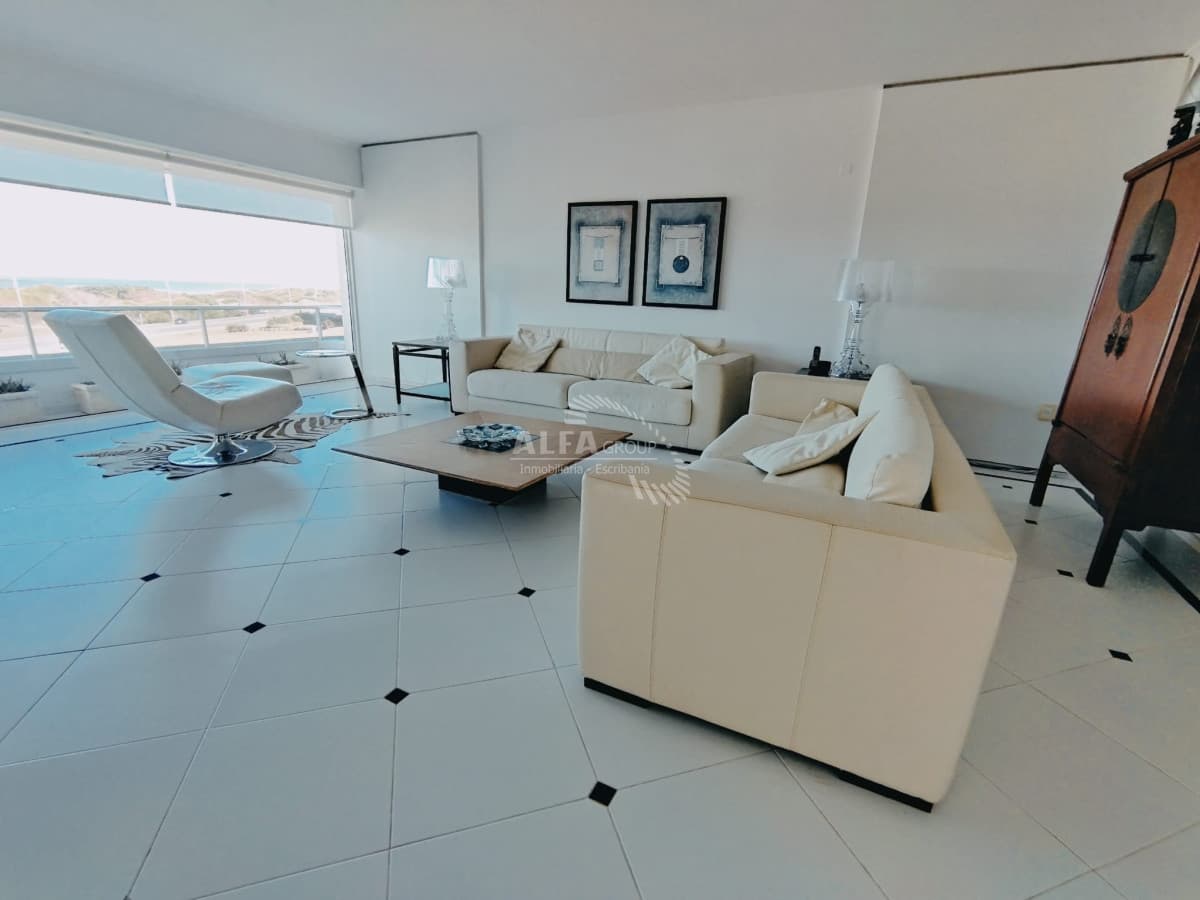 ALQUILER DE TEMPORADA DE HERMOSO APARTAMENTO 4 DORMITORIOS PRIMERA LINEA BRAVA