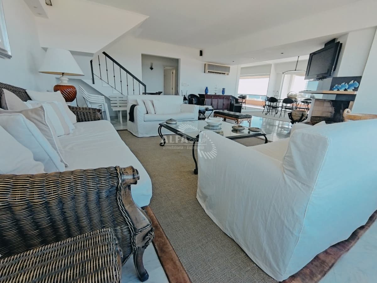 ALQUILER POR TEMPORADA HERMOSO APARTAMENTO DUPLEX PRIMERA LINEA BRAVA