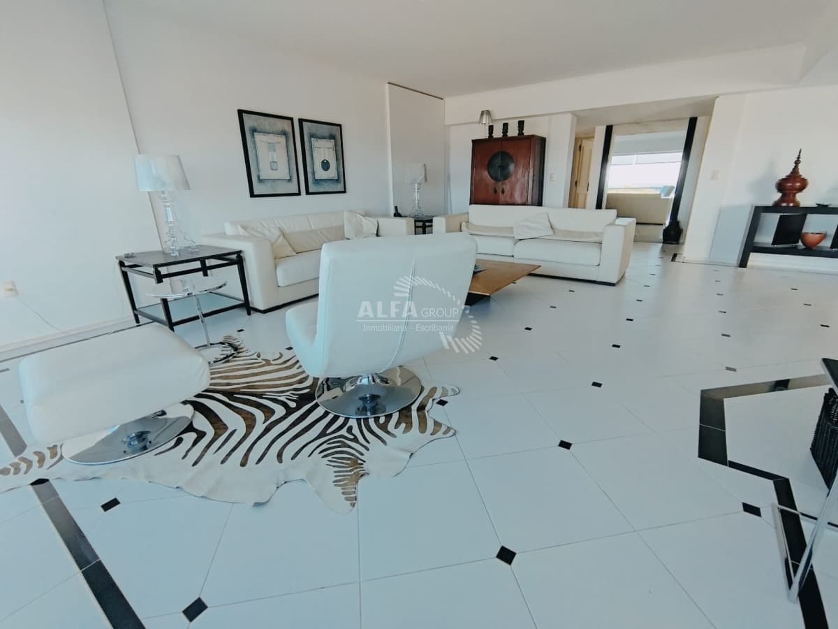 ALQUILER DE TEMPORADA DE HERMOSO APARTAMENTO 4 DORMITORIOS PRIMERA LINEA BRAVA