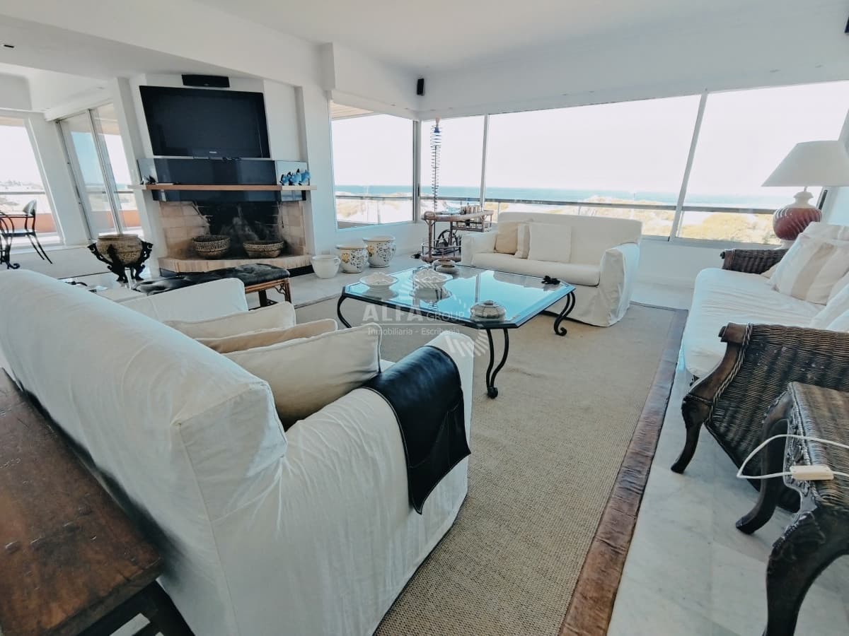 ALQUILER POR TEMPORADA HERMOSO APARTAMENTO DUPLEX PRIMERA LINEA BRAVA