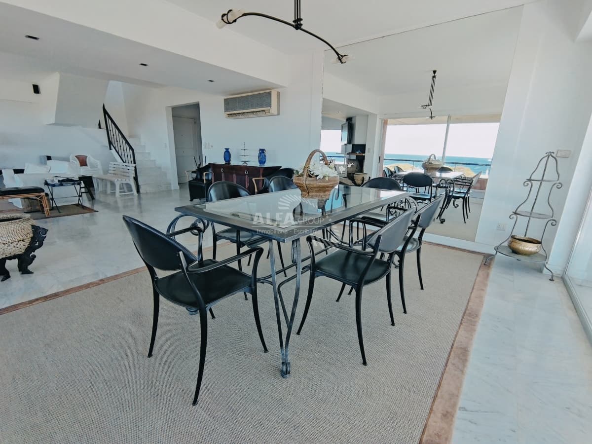 ALQUILER POR TEMPORADA HERMOSO APARTAMENTO DUPLEX PRIMERA LINEA BRAVA